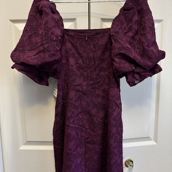 NWT, Women's Burgundy Lace Dress Size Medium. - Picture 2 of 5